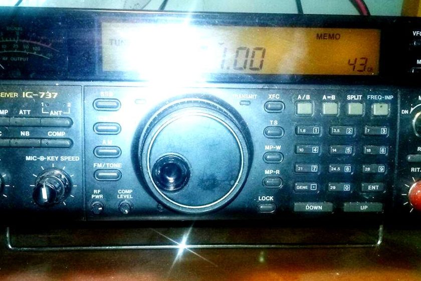 Icom-IC737-1